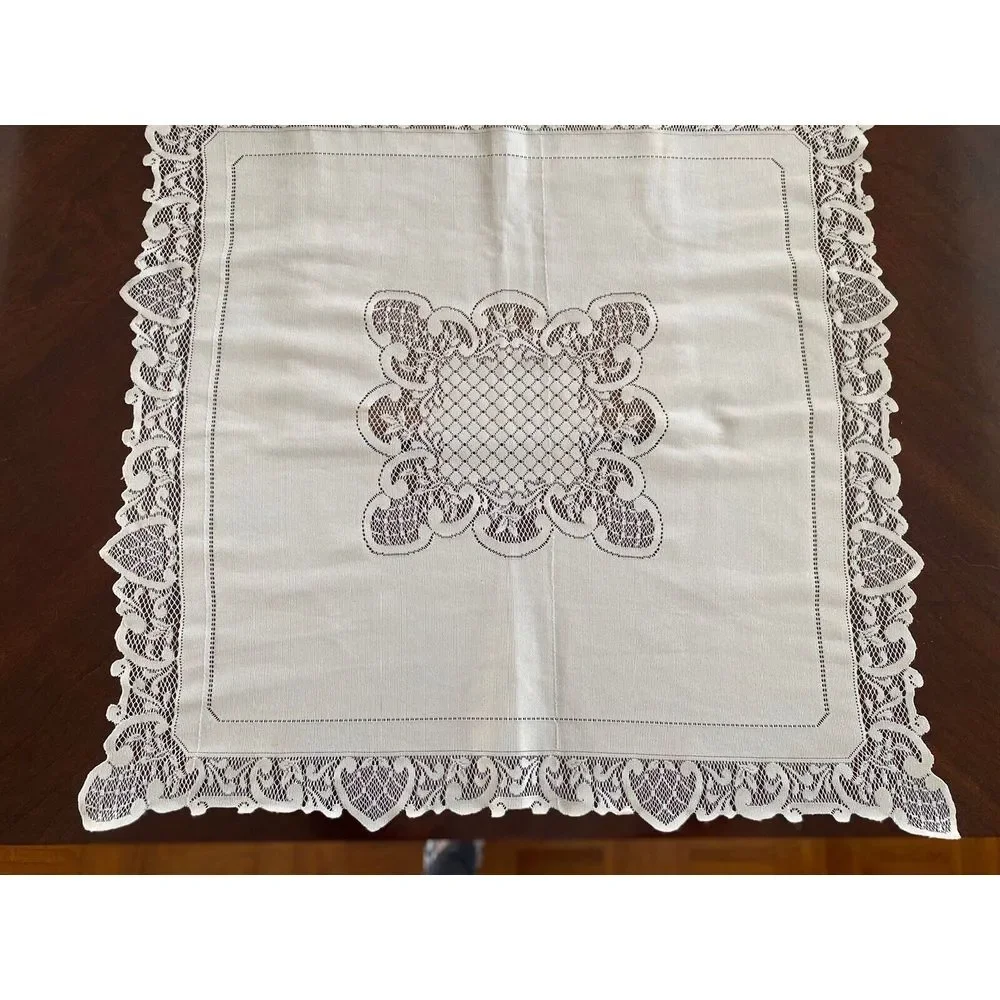 Vintage 1980s Ivory Lace Leaves Rectangle Tablecloth Cottage Farmhouse 26